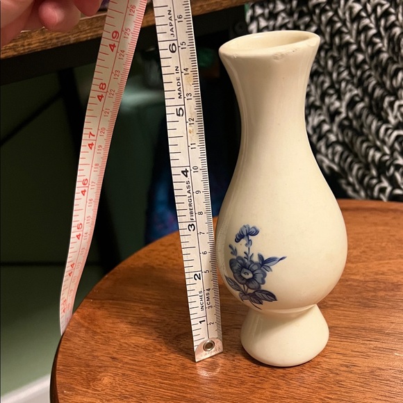 60s Vintage White and Blue mini Floral Vase - Picture 5 of 5
